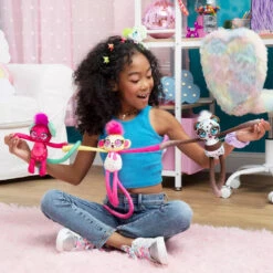 Fur By The Foot Series 1 Bubblegum Besties Mystery Plush -Model Product Shop 58710 000 003