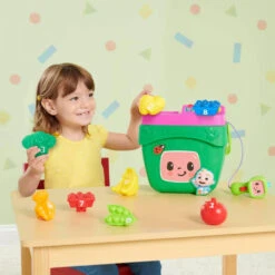 JAZWARES Cocomelon Veggie Fun Learning Basket 6 JAZWARES Cocomelon Veggie Fun Learning Basket -Model Product Shop 96199 000 003